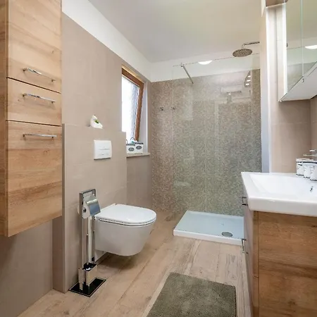 Oliva & Hedera Viridi Каштелир