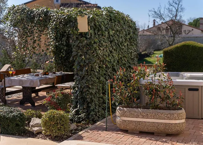 Oliva & Hedera Viridi 아파트 Kaštelir