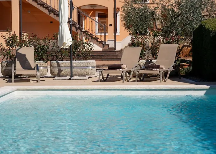 Daire Oliva & Hedera Viridi *