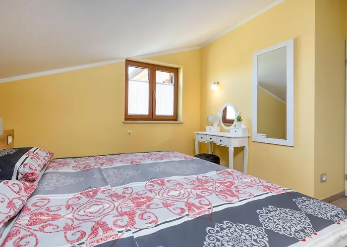 Oliva & Hedera Viridi * Kastelir